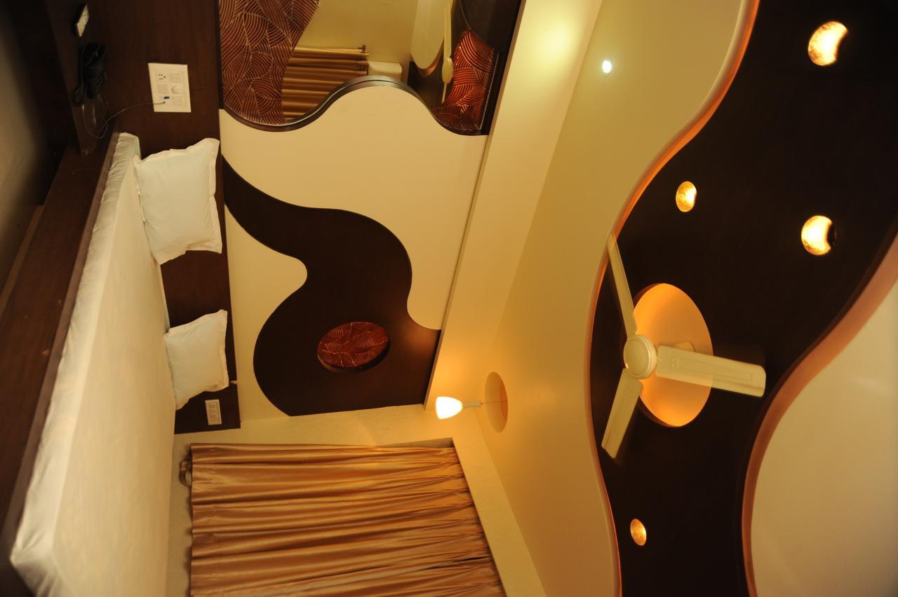 Tulsi Motel Nadiād Esterno foto